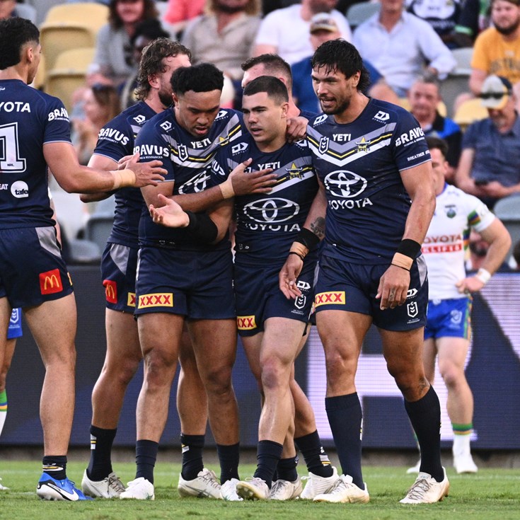 Clifford leads Cowboys to big win over Raiders