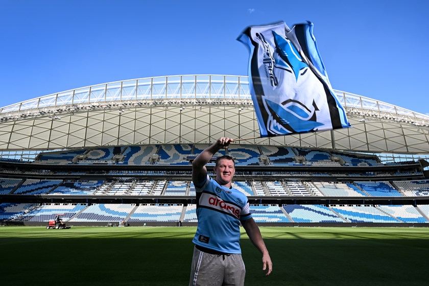 Call to arms for Sharks fans to ride the G-Train and join Paul Gallen at Allianz Stadium.