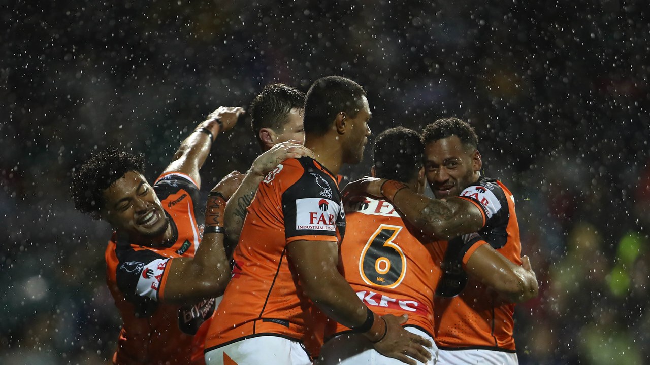 NRL 2023: Wests Tigers beat Dolphins with Api Koroisau penalty in