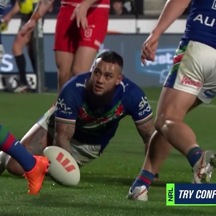 Addin Fonua-Blake cleans up a Dragons mistake