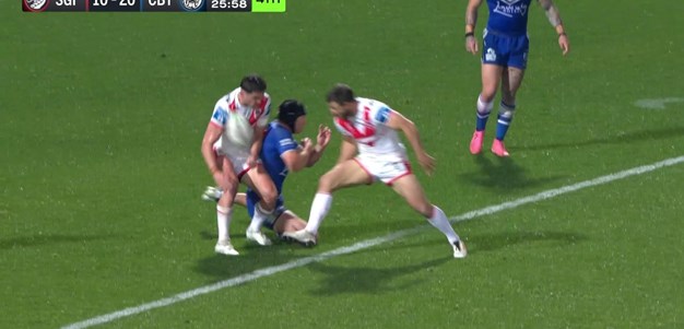 Hunt nearly improvises an outrageous try