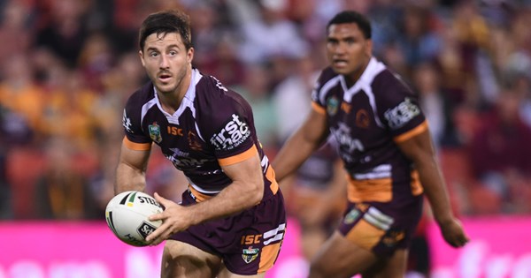 Hunt finds his feet at hooker | NRL.com