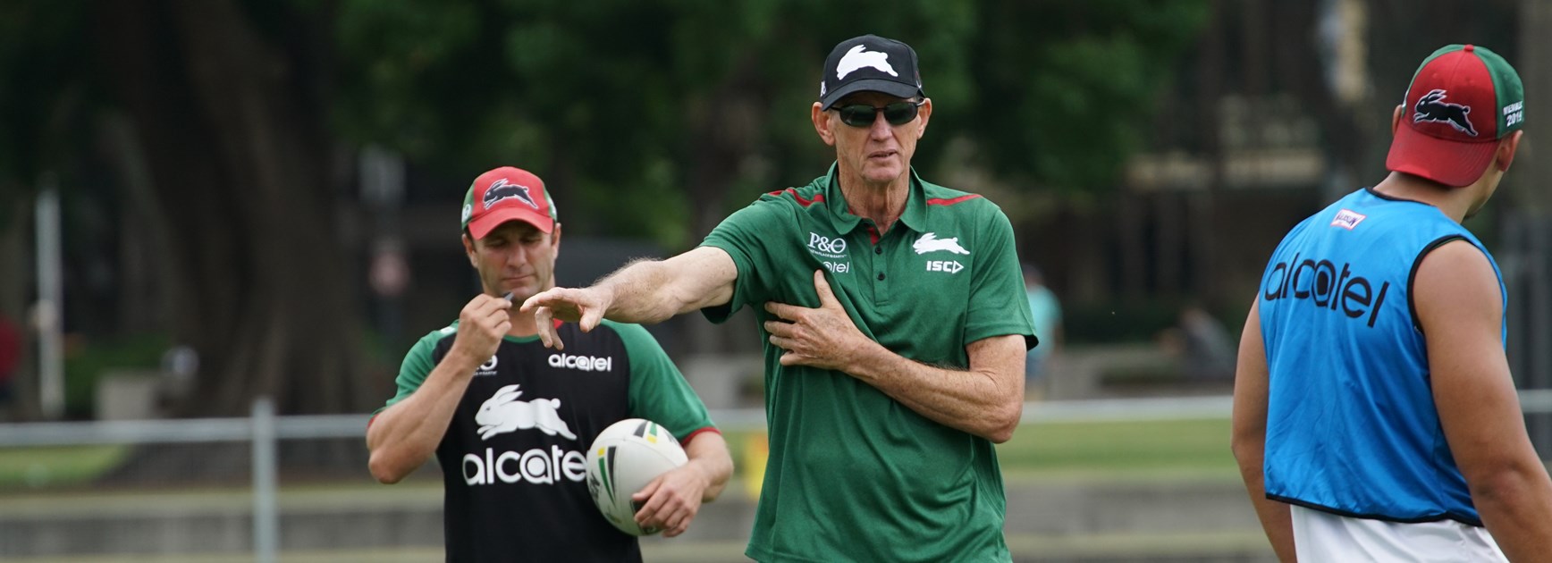 Wayne Bennett arrives to standing ovation at South Sydney ... - 1736 x 630 jpeg 145kB