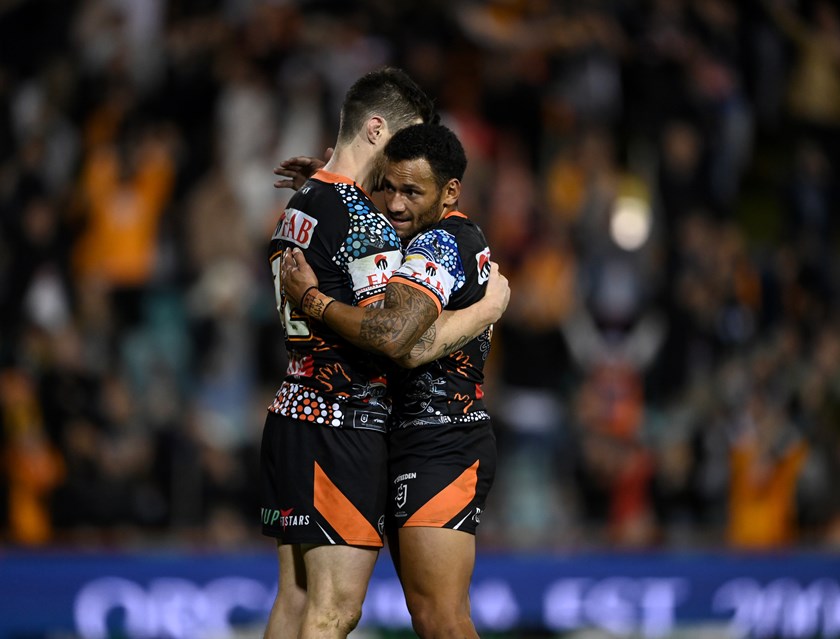 NRL on X: Five teams on 16 points at the end of a deadly Indigenous Round  🤯  / X